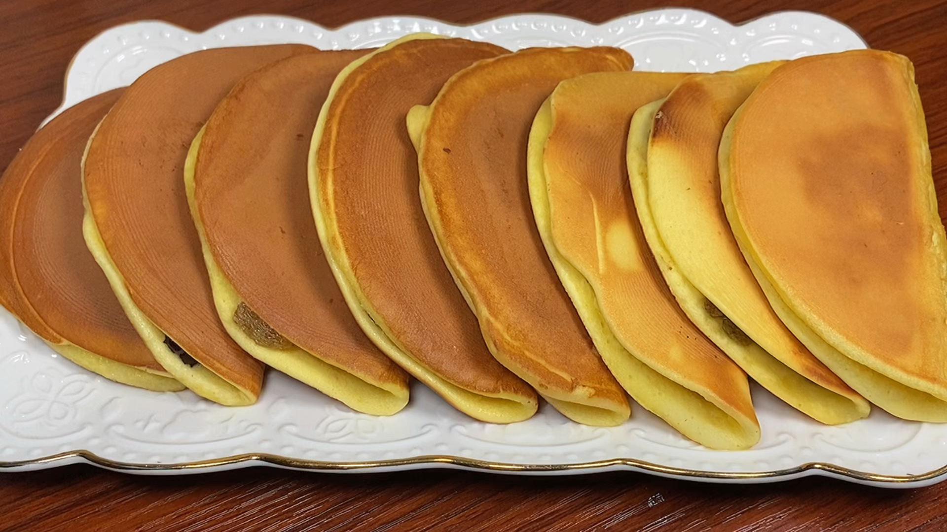 #致2021美食创作赛#平底锅就能做夹心蛋糕,操作简单快速,当做早餐我家孩子可爱吃了