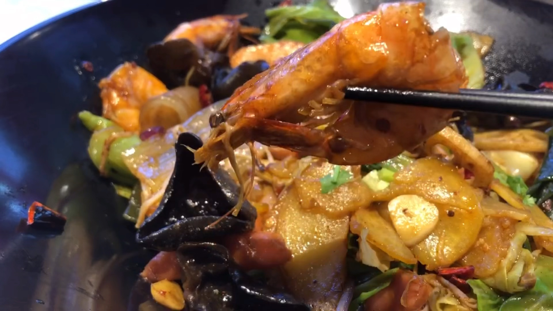 #美食#烟台万象汇第一天开业,人好多呀,美食太多了,先打卡个麻辣香锅吧!