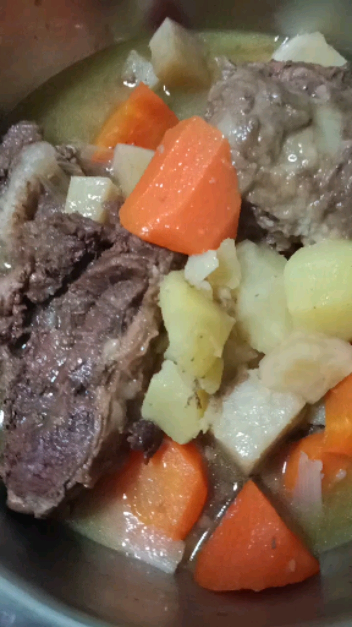 #美食不可负#牛肉炖萝卜土豆,真香啊!