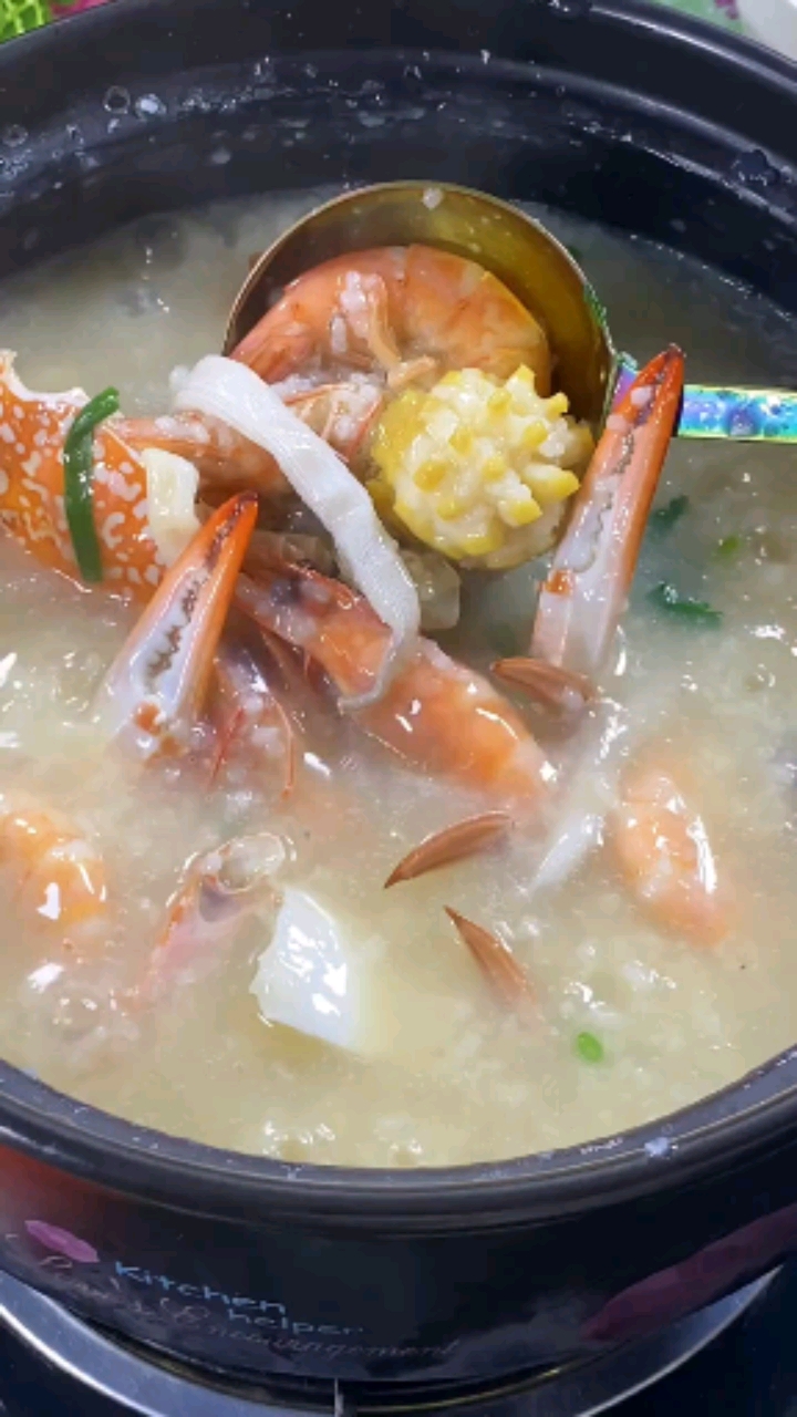#风味人间#海鲜粥来了