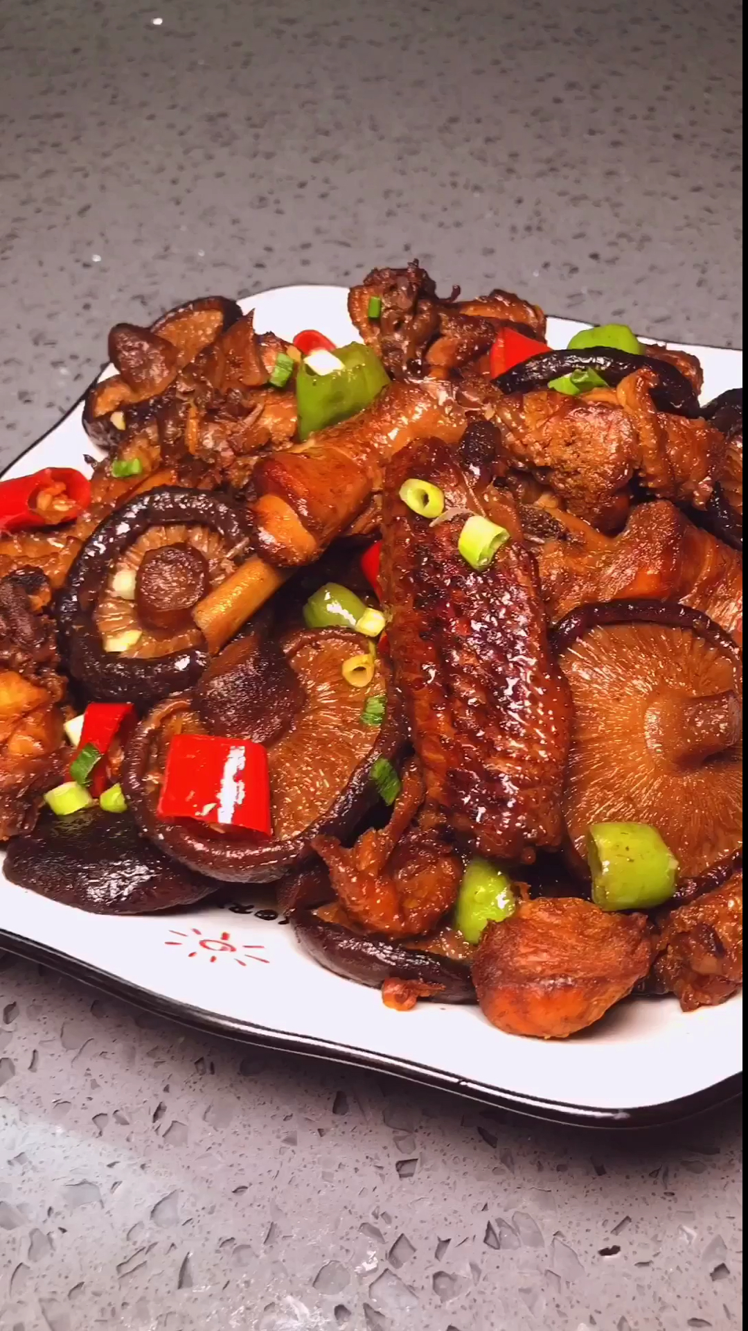 #自制美食#香菇炖鸡这样做太好吃了