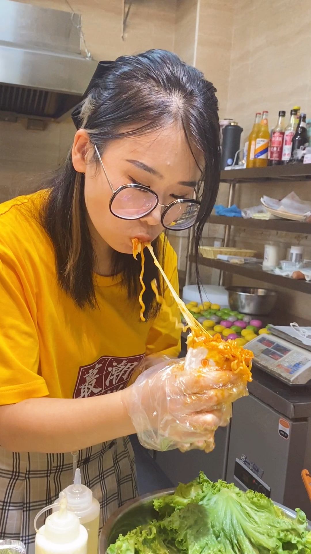 芝士火鸡面卷饼爱吃的人真不少,每天都得按盆煮