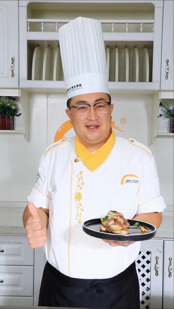 #我要上热门#大吉大利,今晚吃鸡。法式低温慢煮鸡肉卷,最大程度减少鸡肉水分流失,锁住营养与