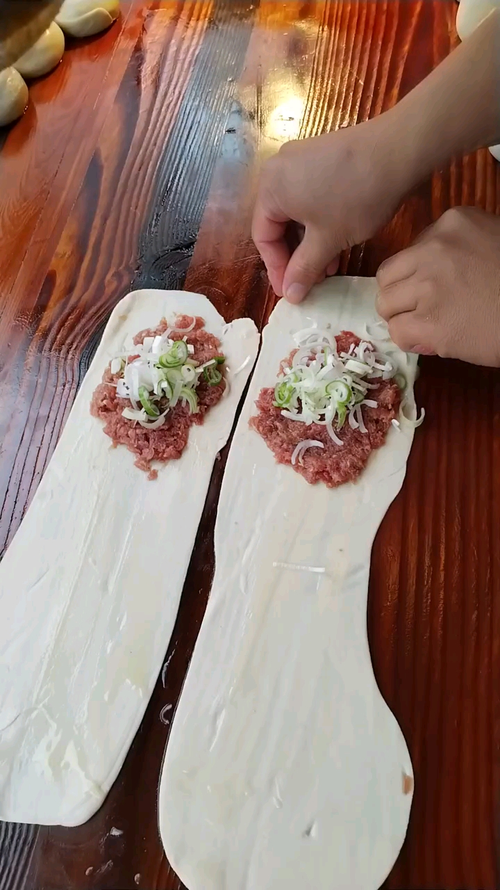 香酥牛肉饼吃一个管两顿,经济又实惠。