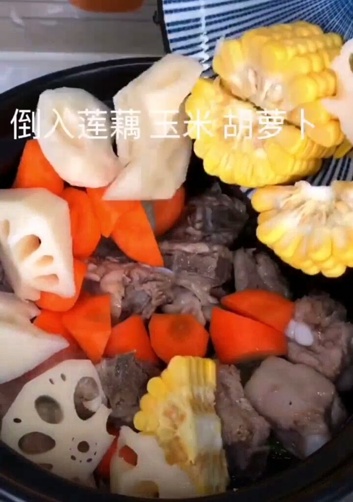 莲藕炖排骨,好吃又营养