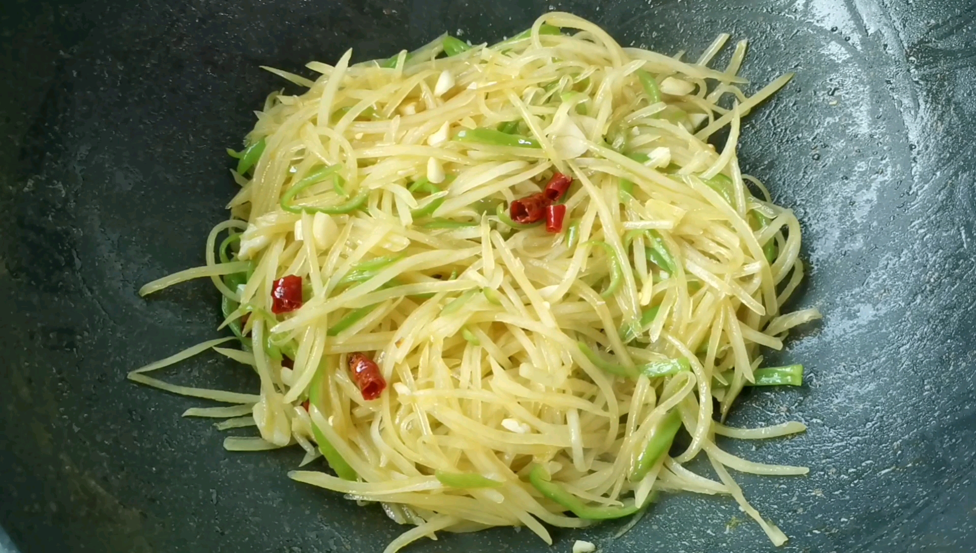 #自制家庭美食#怎么都吃不腻的土豆,大人熊孩子都爱吃