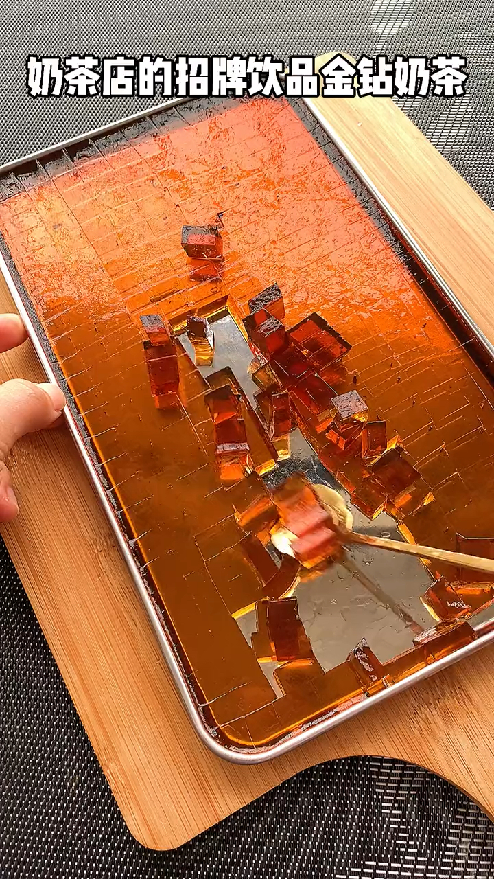 奶茶店的焦糖奶茶原来做法这么简单!