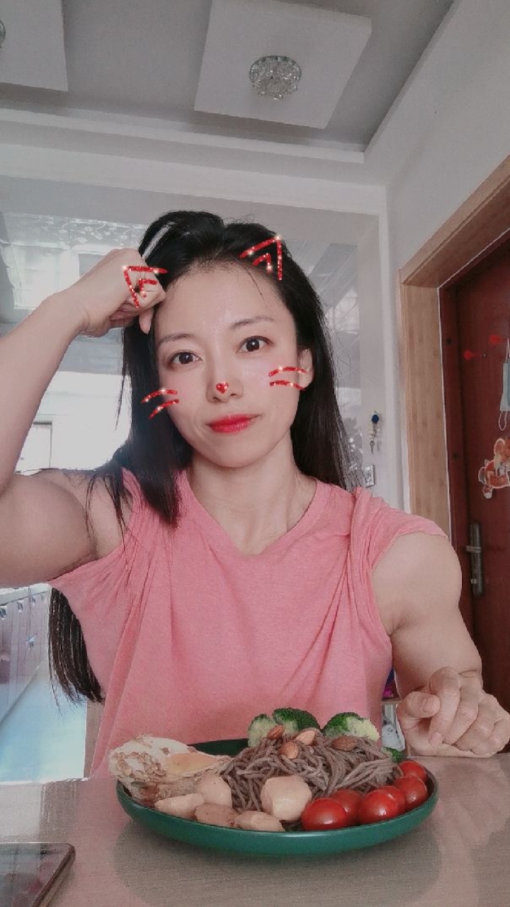 小姐姐的肌肉,怕不怕