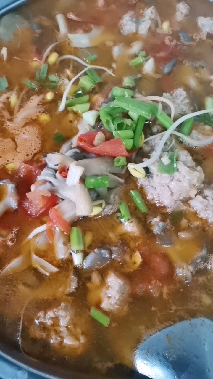 #神颜福利社#苹菇素肉丸子汤!