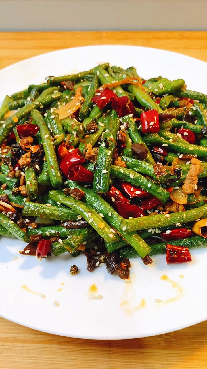 #秀出你的拿手菜#干煸豆角最详细教程,不用油炸,干香下饭!