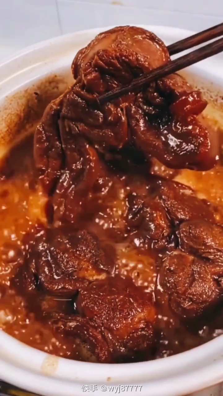 #秀出你的拿手菜#牛腱子肉这样做,凉菜热菜都一样好吃