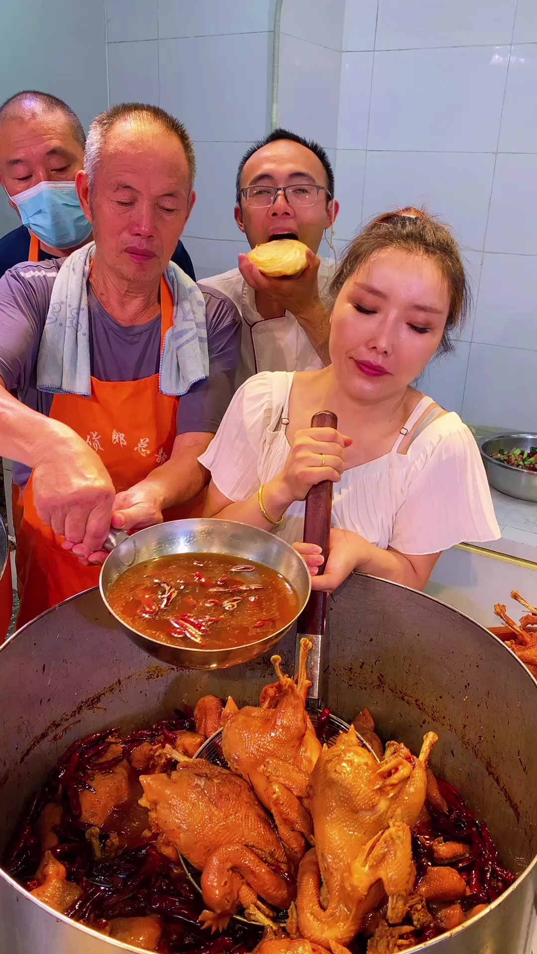 这就是最近特别火爆的麻椒鸡