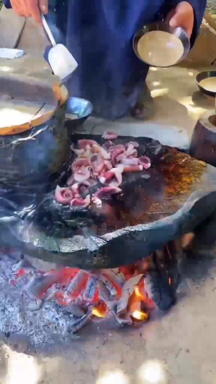 特色美食――石锅鱿鱼千层饼