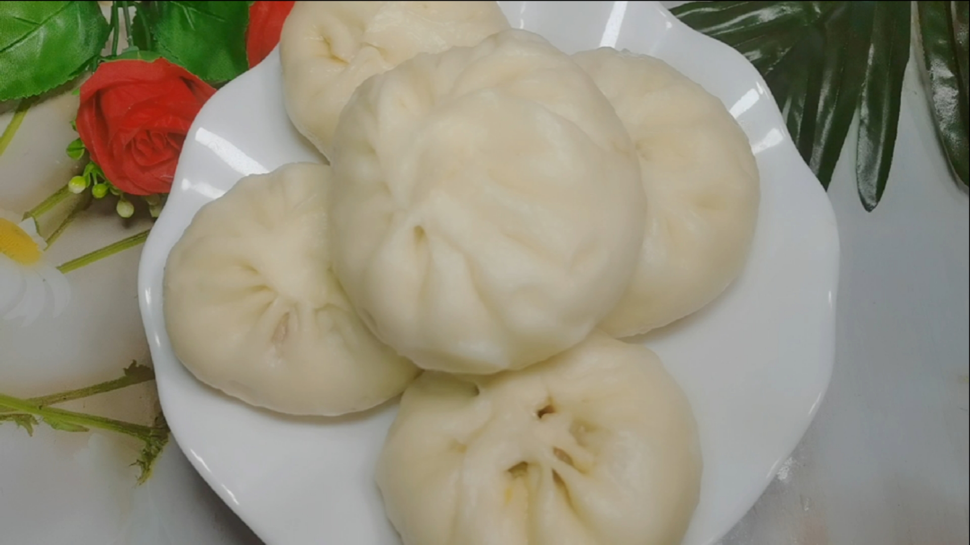 #春天来了#今天分享用西葫芦鸡蛋做的素馅包子,即好看又好吃,简单易学