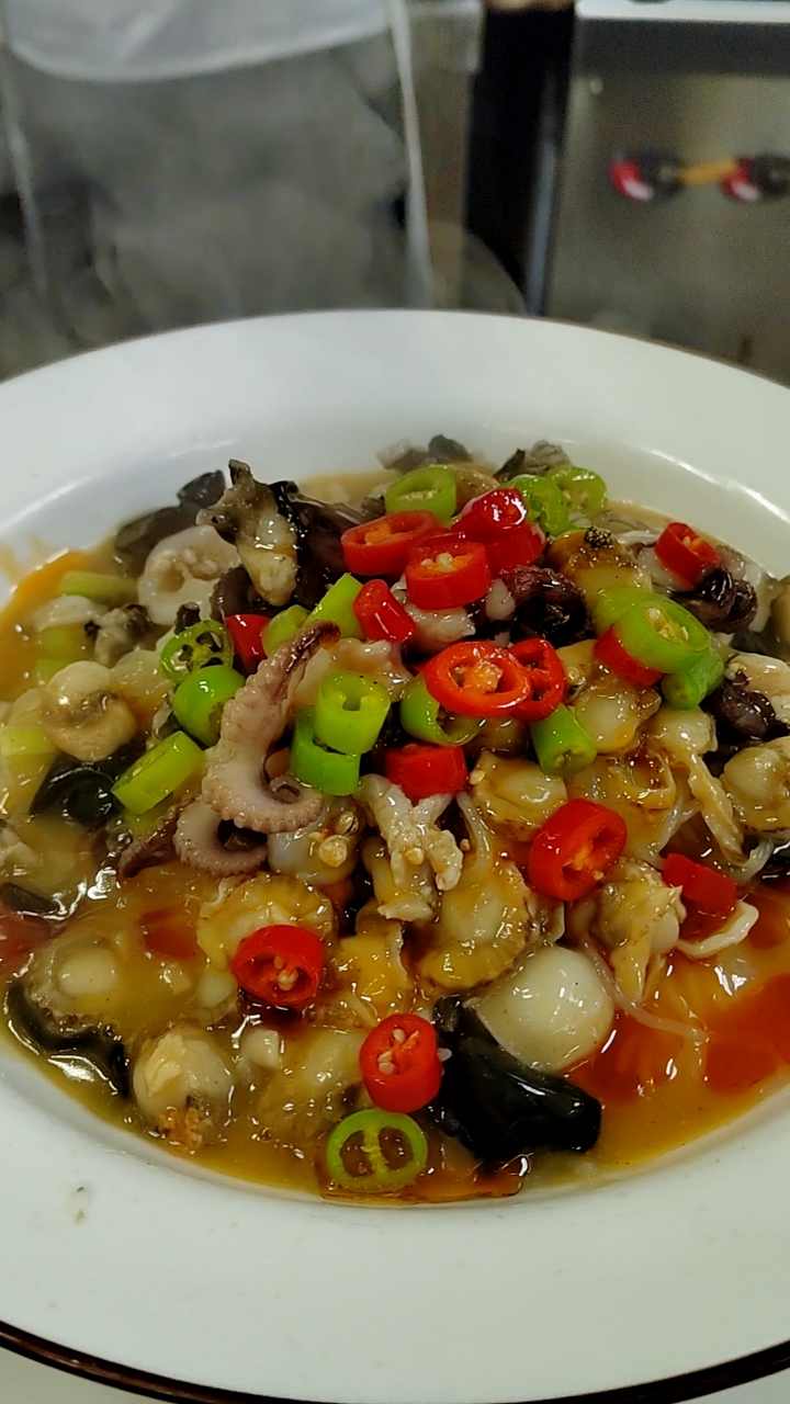 麻辣三鲜和干煸有机菜花,你喜欢吃吗。