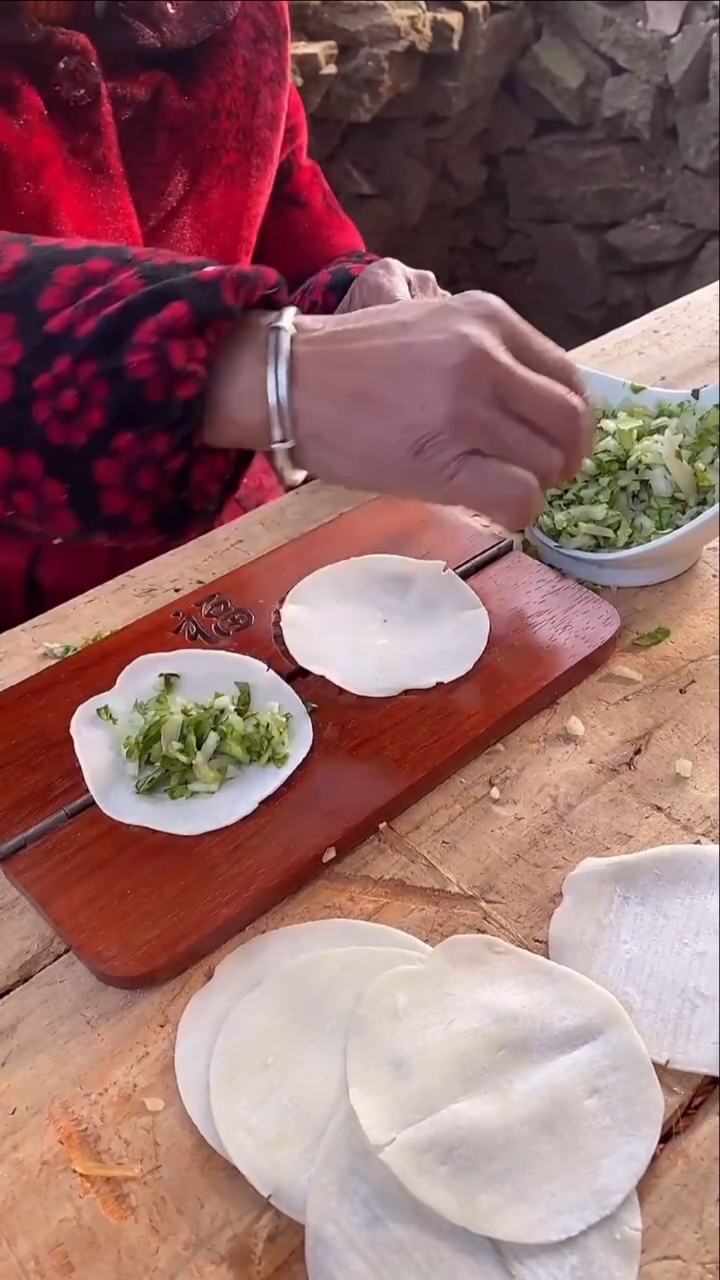 #寻找最牛手艺人#这样的包饺子神器你们见过吗?