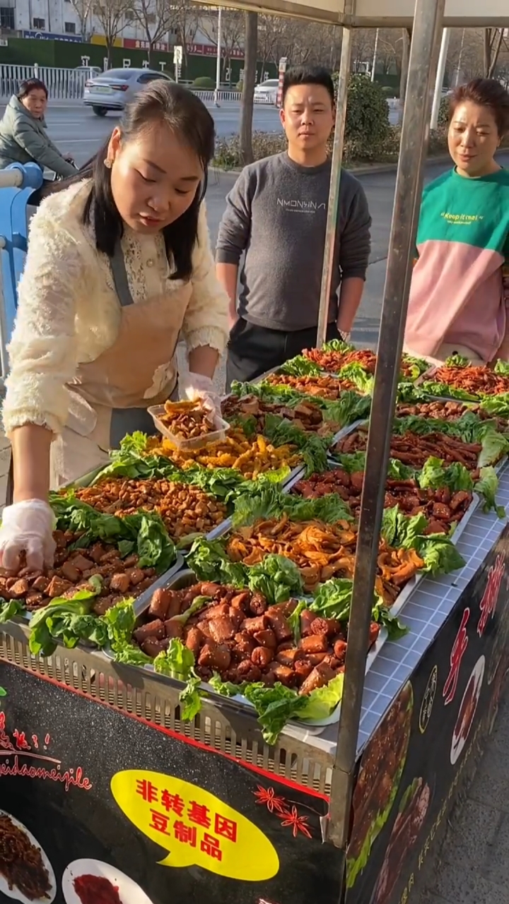 大豆拉丝蛋白素肉,豆制手撕肉你们吃过吗。