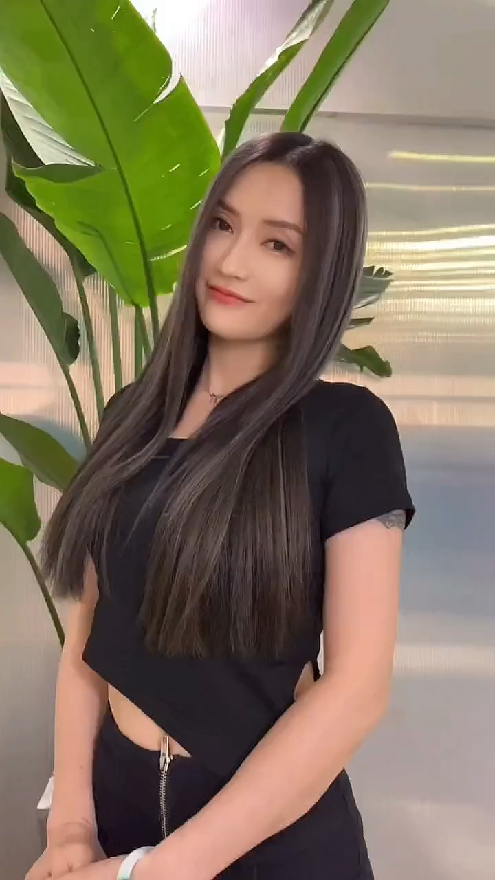 铅笔灰#高级感发色#混血发色#质感染发#欧美发色#奶茶色#网红潮色染发