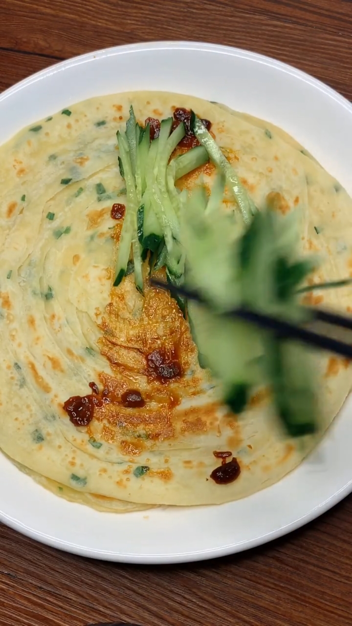 #家乡特色美食#自己动手做葱油饼,做一次吃好几年!