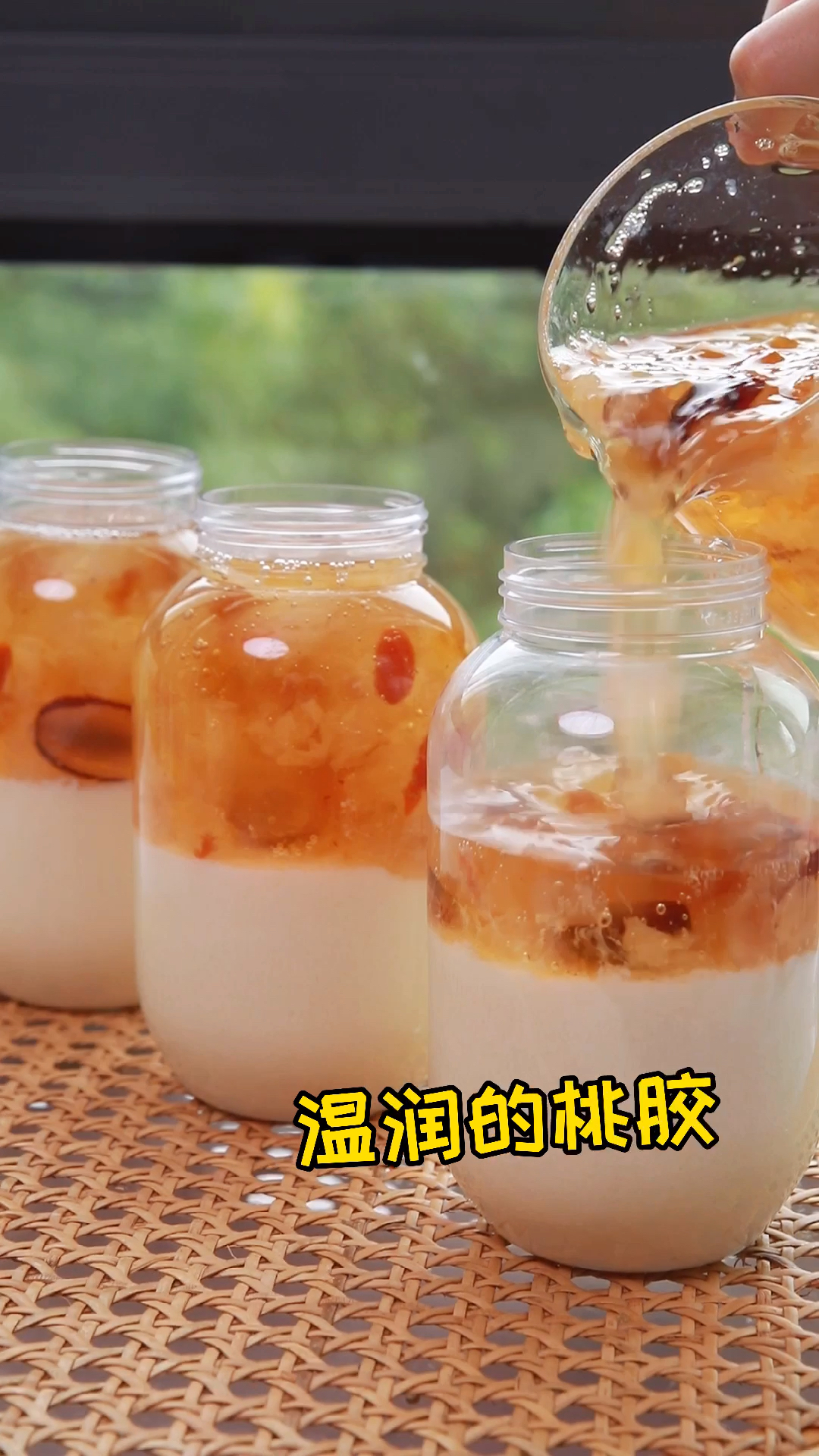 #美食#秋天到了，马上就能吃到热乎乎的烤红薯和炒板栗了！想想就开心呀～