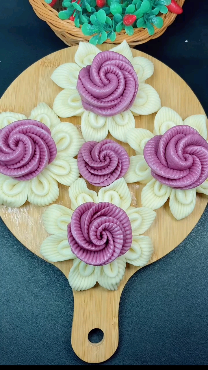 过年做花样面食,寓意花开富贵吉祥如意!