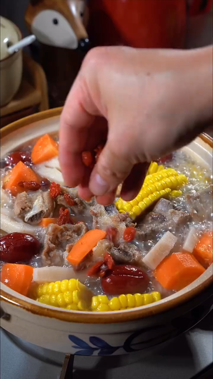 #美食#这个莲藕玉米排骨汤太好喝了