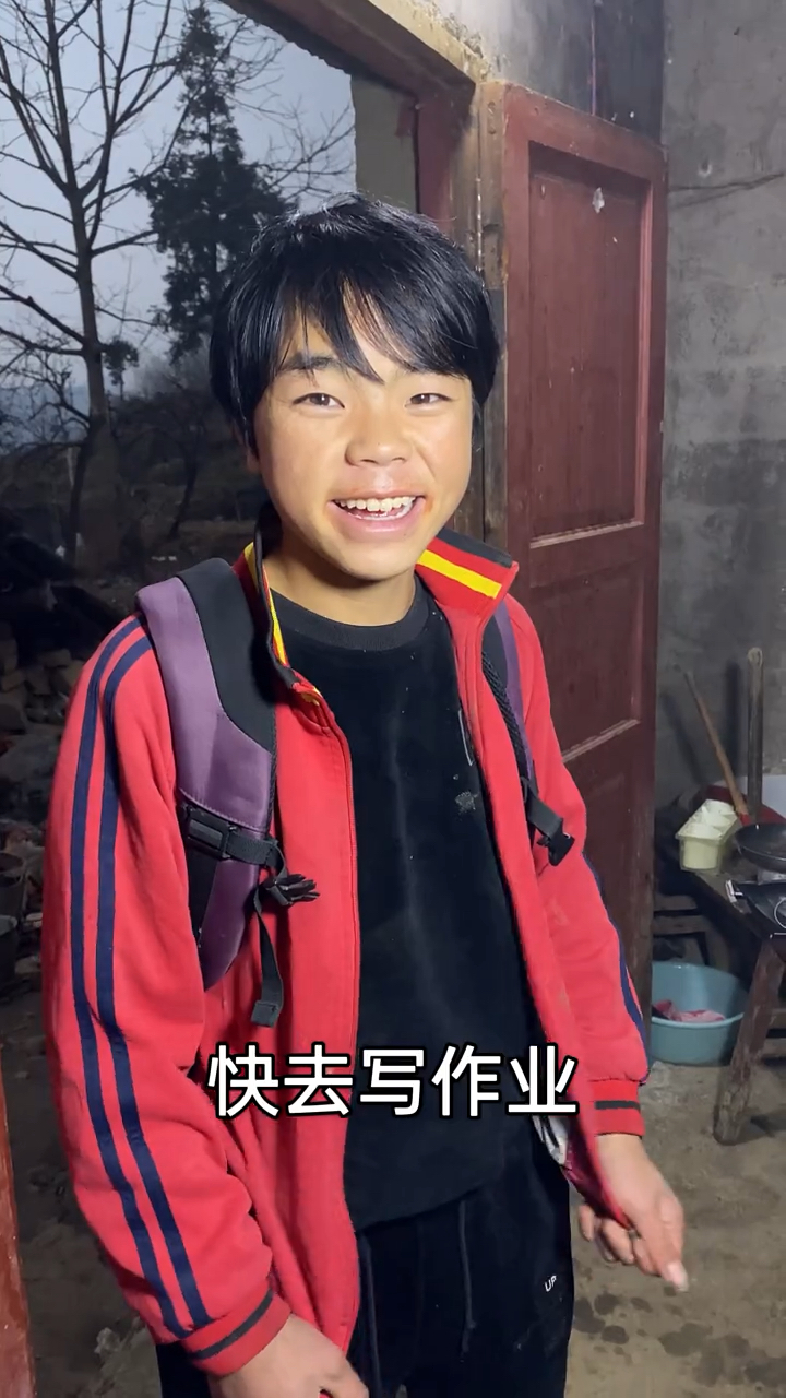 #搞笑段子剧#请收看西红柿炒鸡蛋真实伤害