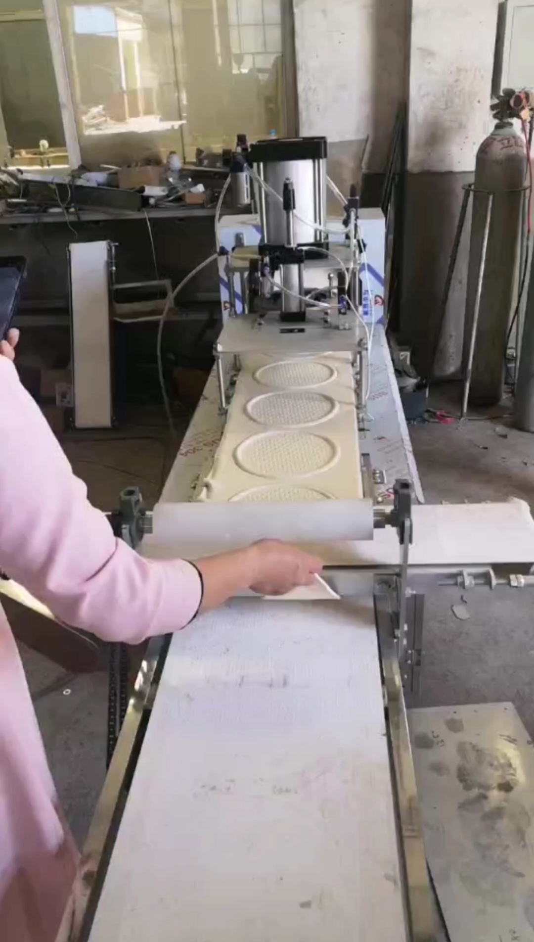 一机多用披萨成型机馕饼成型机源头厂家支持定制