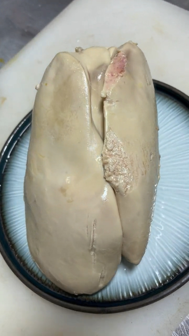 #鹅肝#四斤重的肥鹅肝,大家有喜欢吃鹅肝的吗?