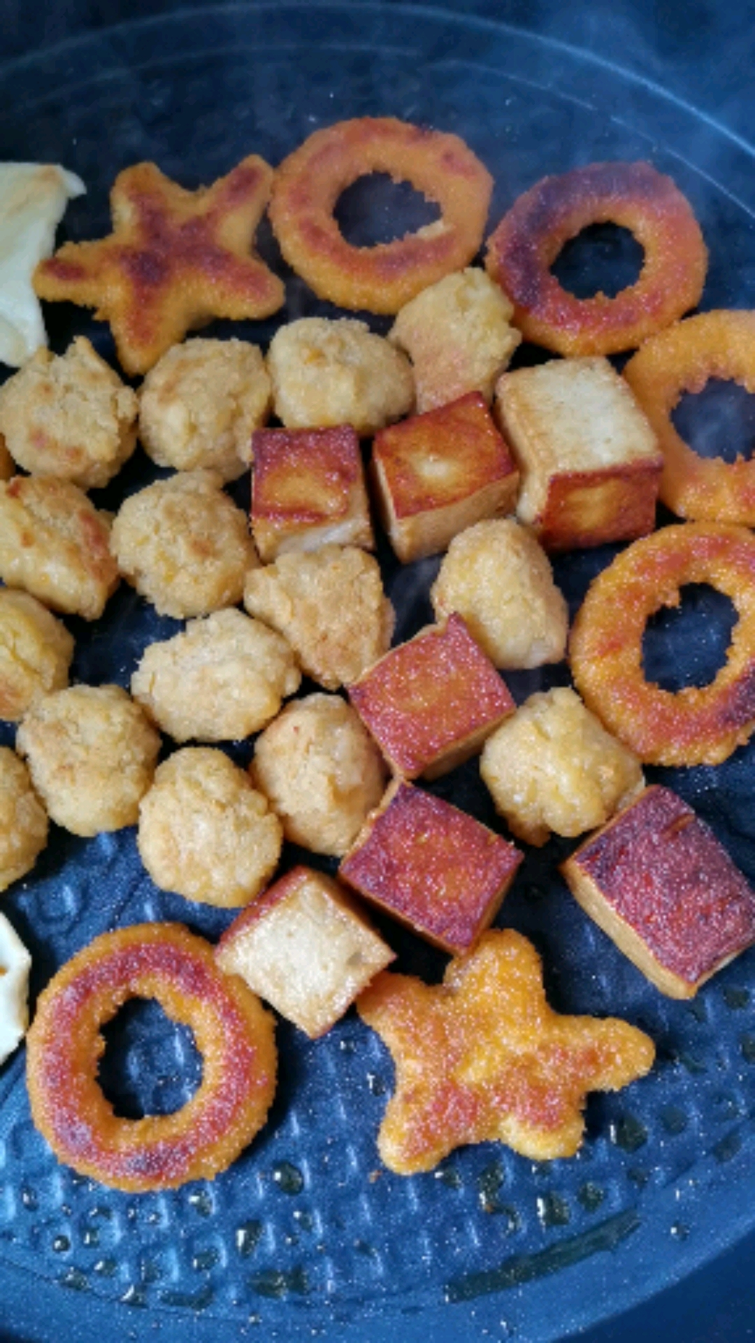 1.4号十一月二十一日星期一用电饼铛也能烤鸡米花,鱼豆腐,省油,也不腻