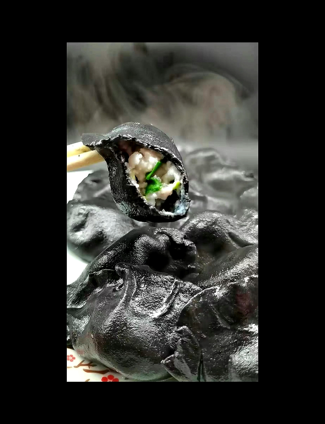 #晒晒我的春节美食#墨鱼水饺的黑色怎么做的?黑炭粉?墨汁?你敢吃吗