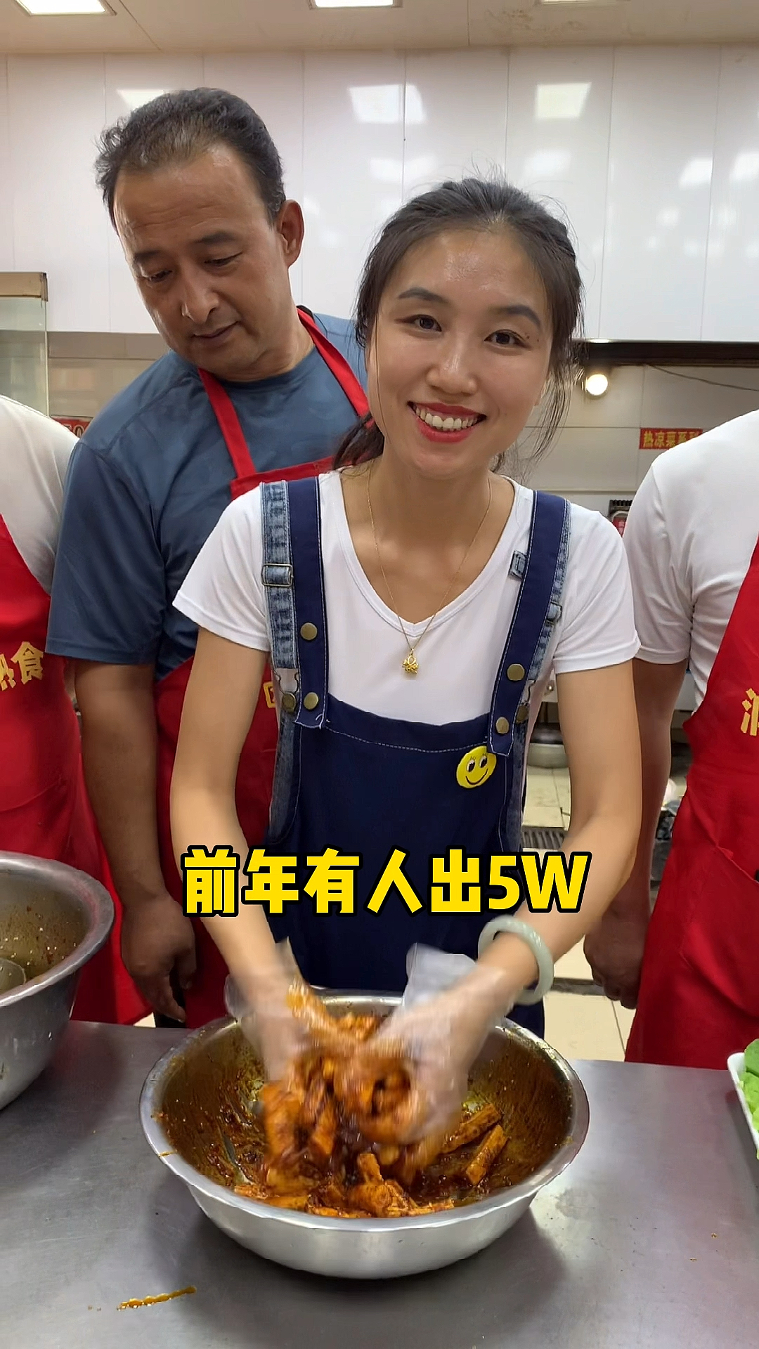 火遍大街小巷的手撕素肉,纯大豆蛋白,像肉不是肉,营养又健康,您当地有吗?配方送您