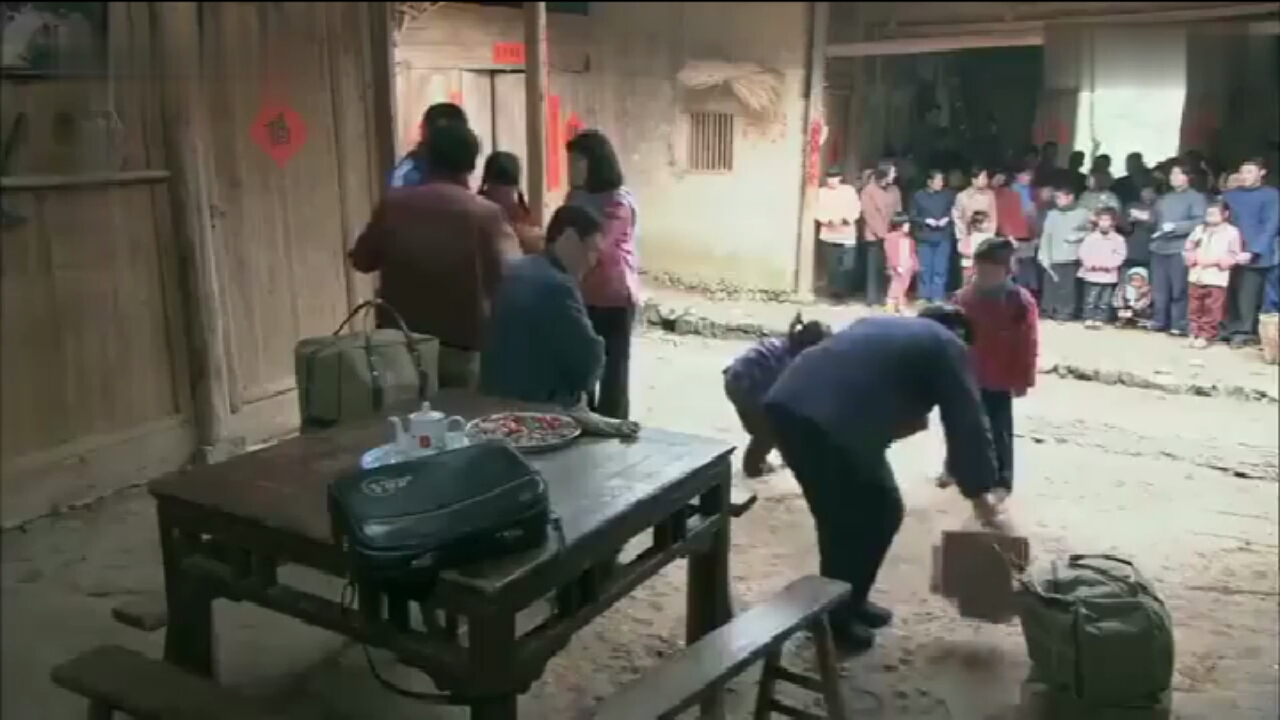 #油菜花香#村民瞧不起老头,不料女婿一回家,在全村人面前争了光-