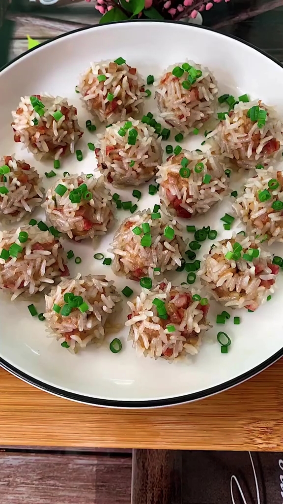 #美食#糯米丸子,晶莹剔透,软糯可口,大人小孩抢着吃
