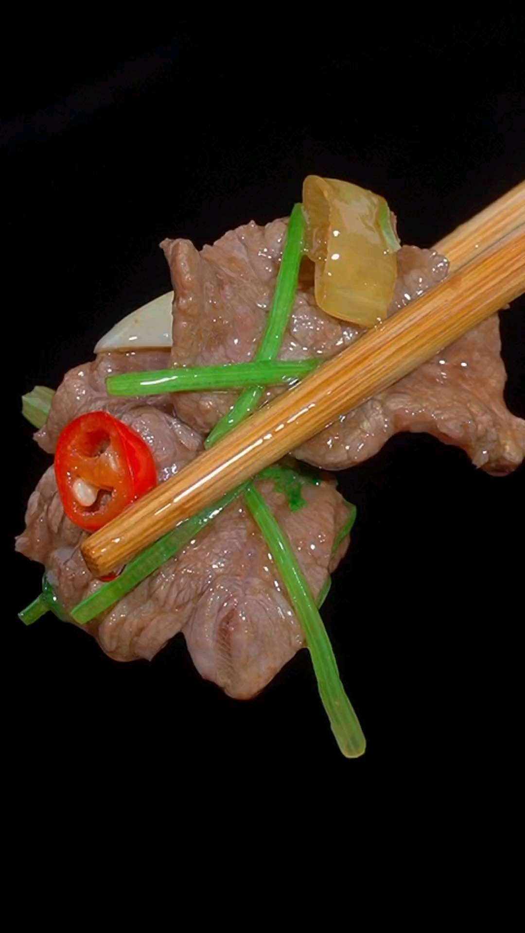 香菜炒牛肉鲜嫩不柴,做法简单好吃又下饭,能下三大碗#香菜炒牛肉#家常菜