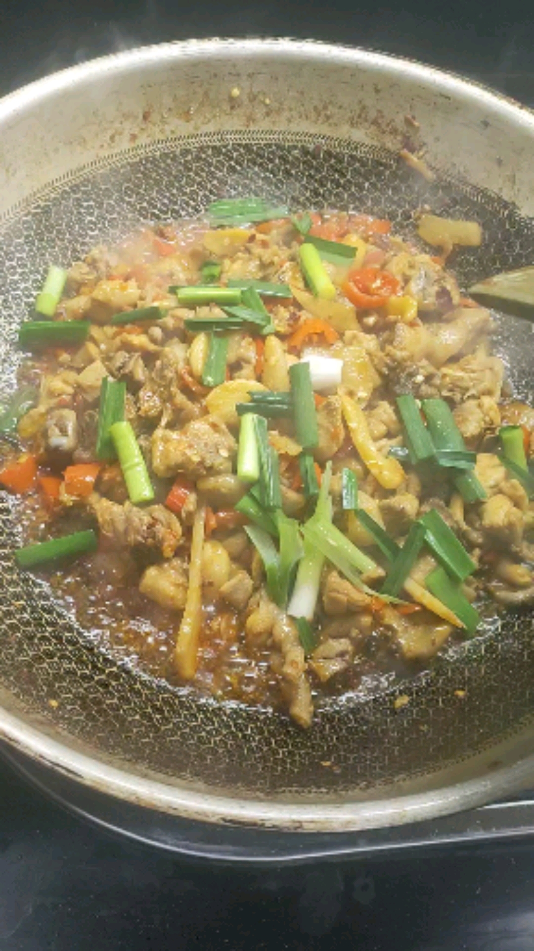 自制酸萝卜炒鸡,可以干掉三大碗饭!