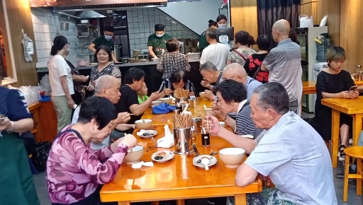 #家乡特色美食#云南丽江土鸡米线落地南充