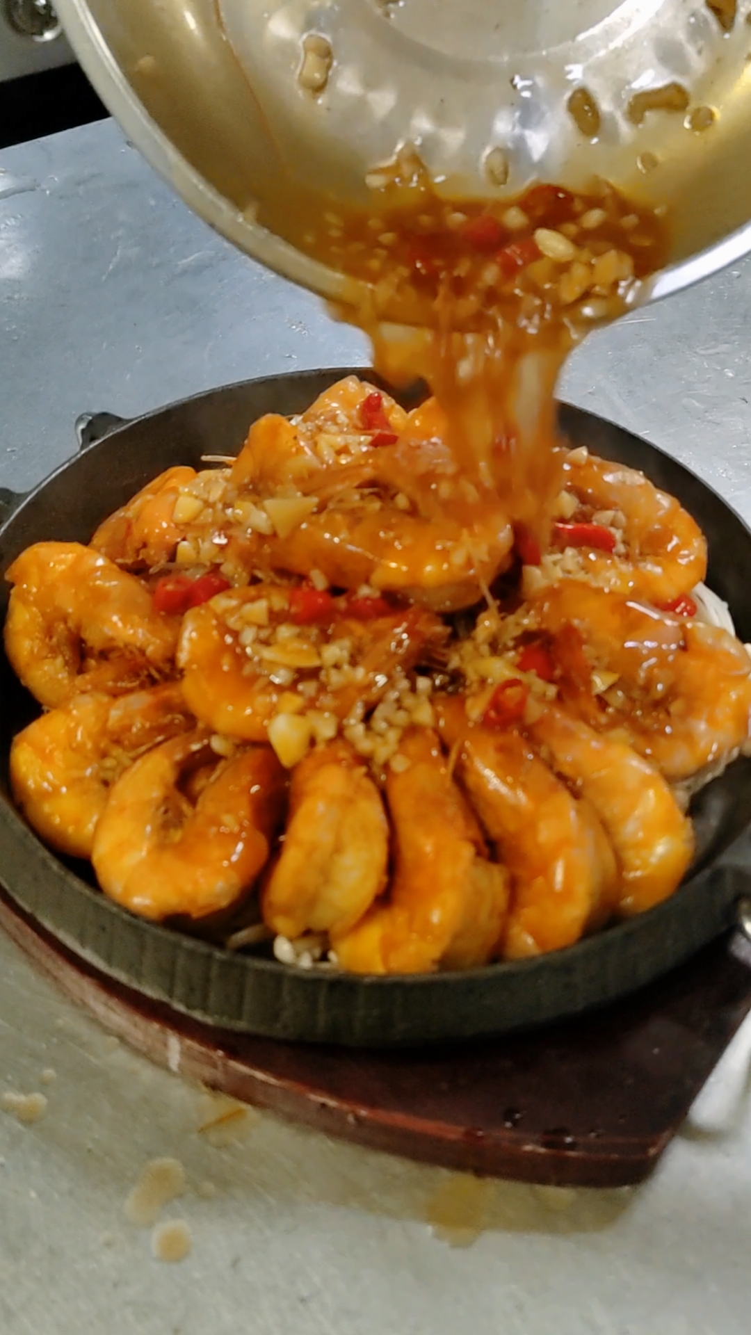 铁板蒜蓉开边虾,真有食欲