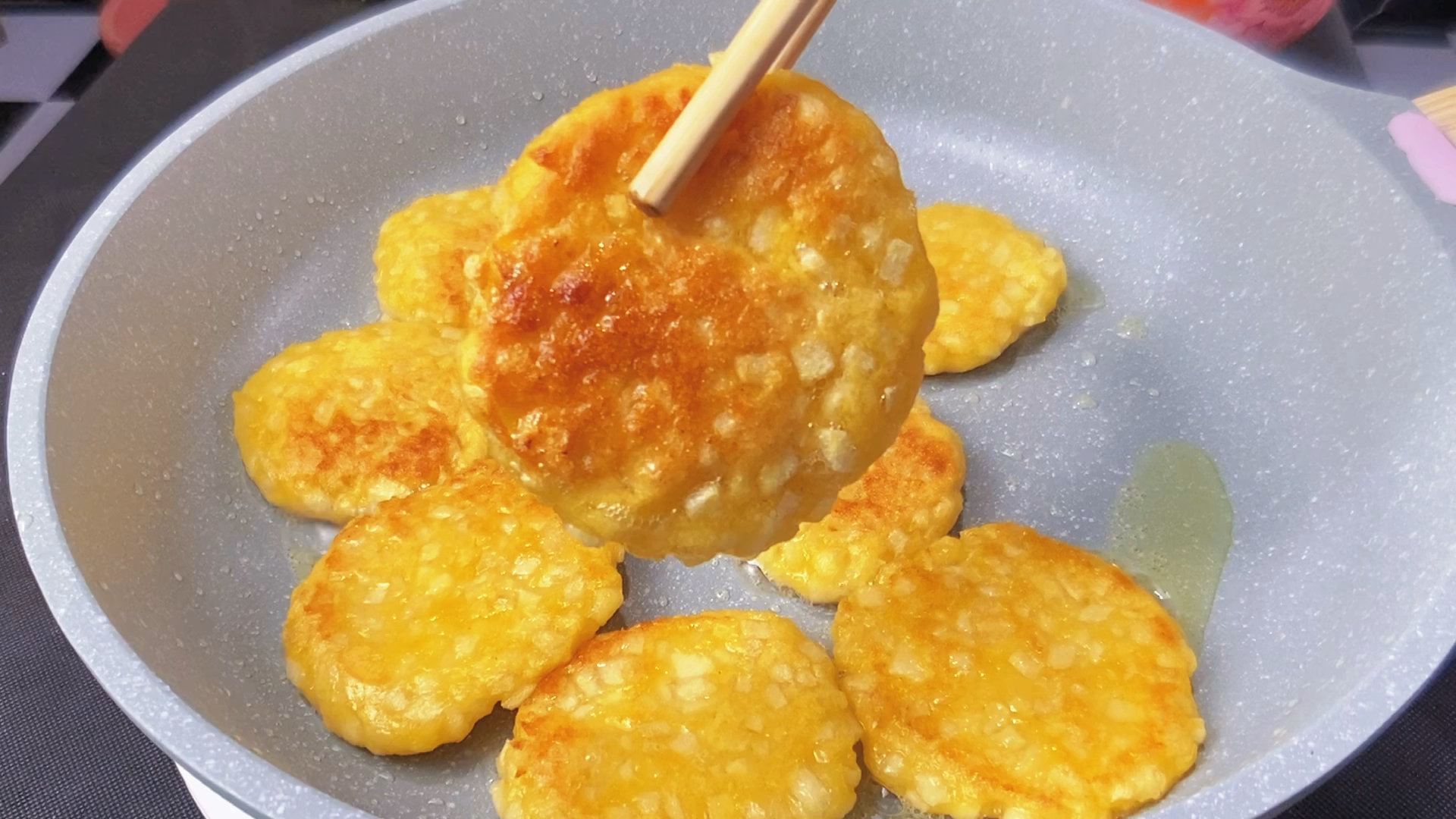 小孩超喜欢的苹果派,香甜软弱,做法简单又好吃。