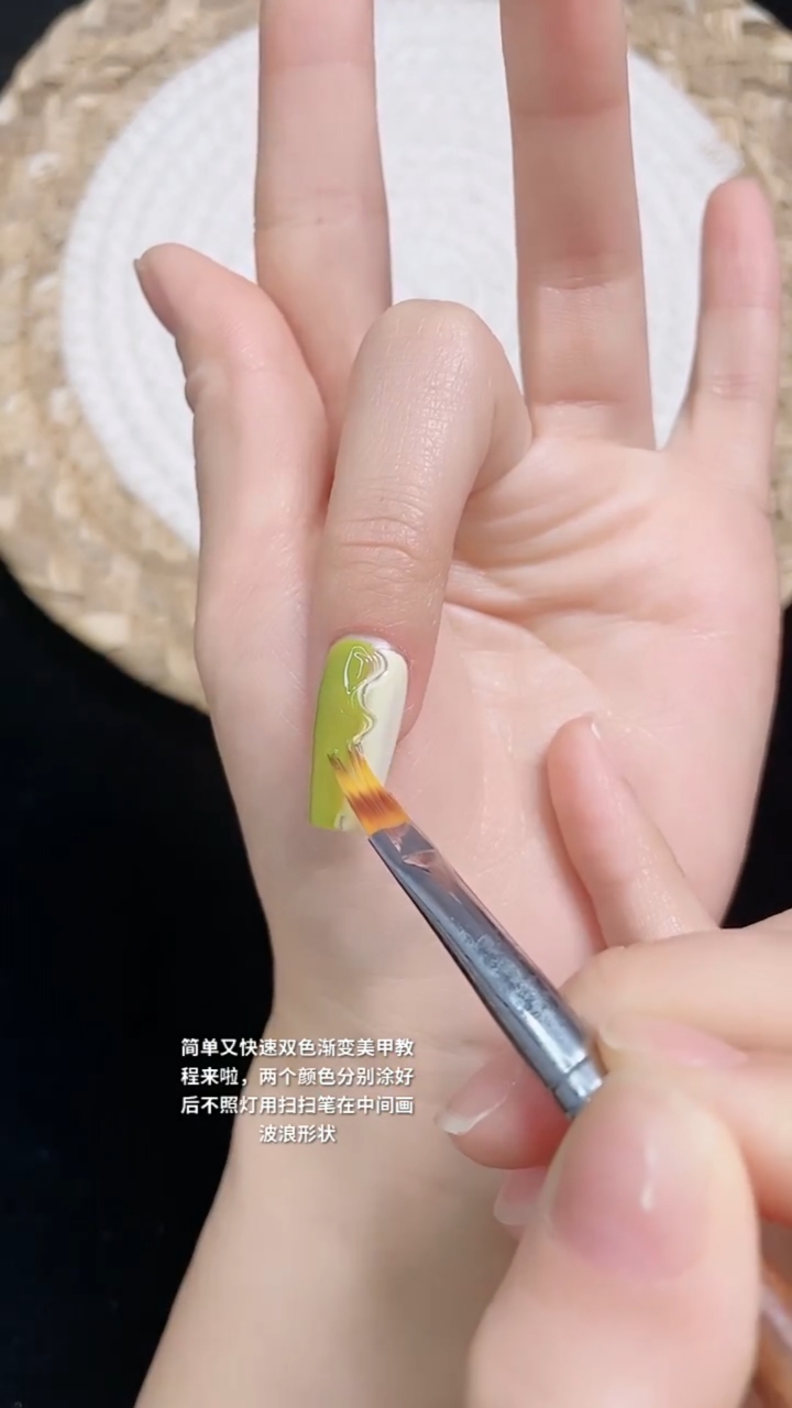 #厉害了,头一次见,稀罕#新手这样做双色渐变太简单了