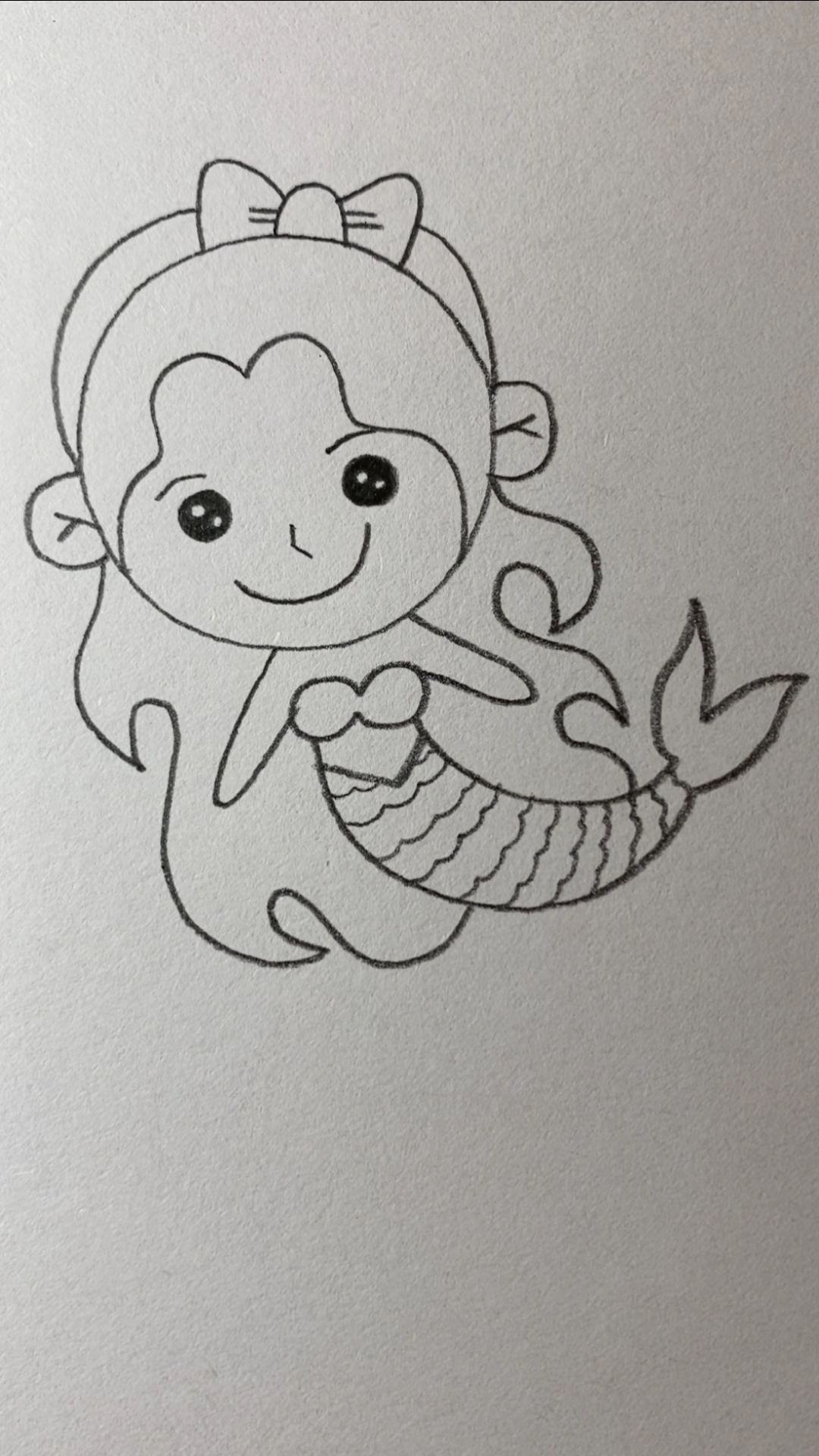 用一个圆画美人鱼