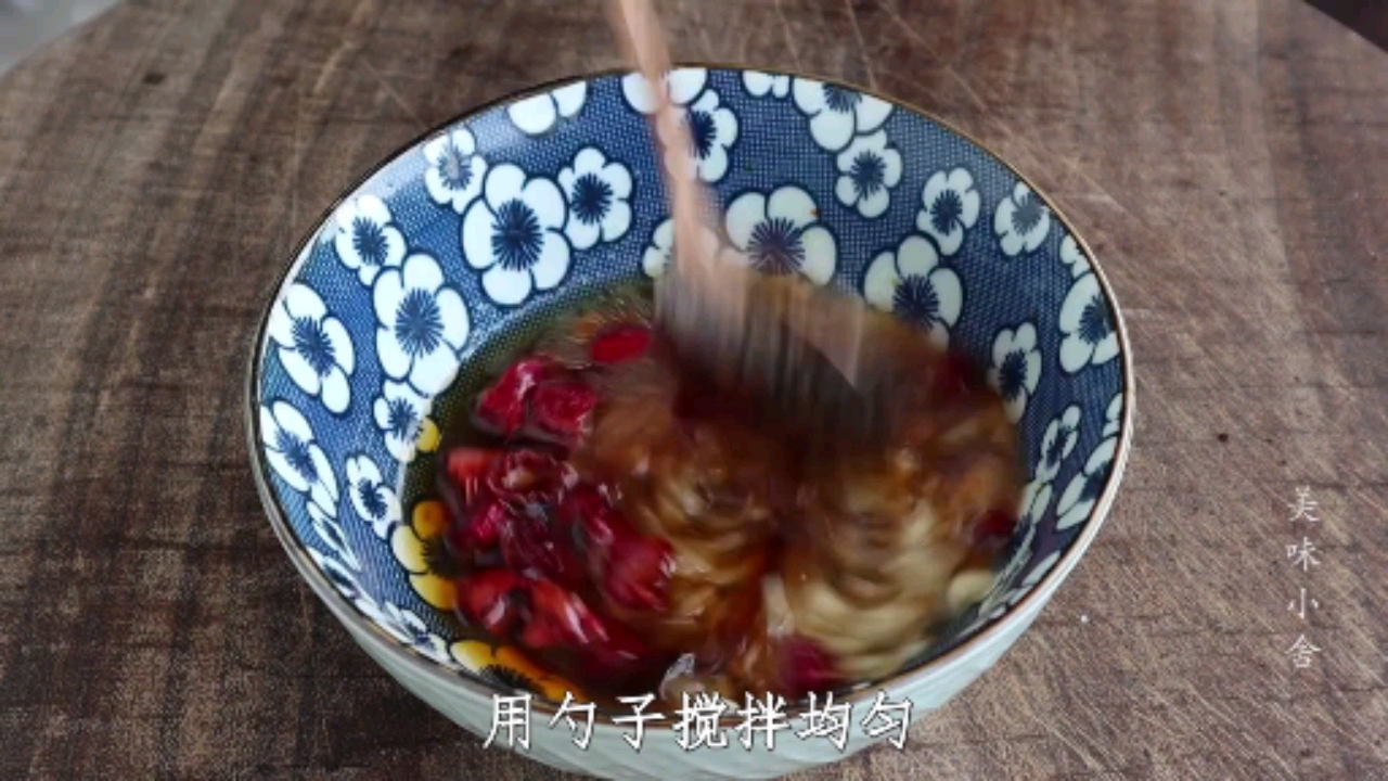 夏天的一道清淡饮食,凉拌芹菜。