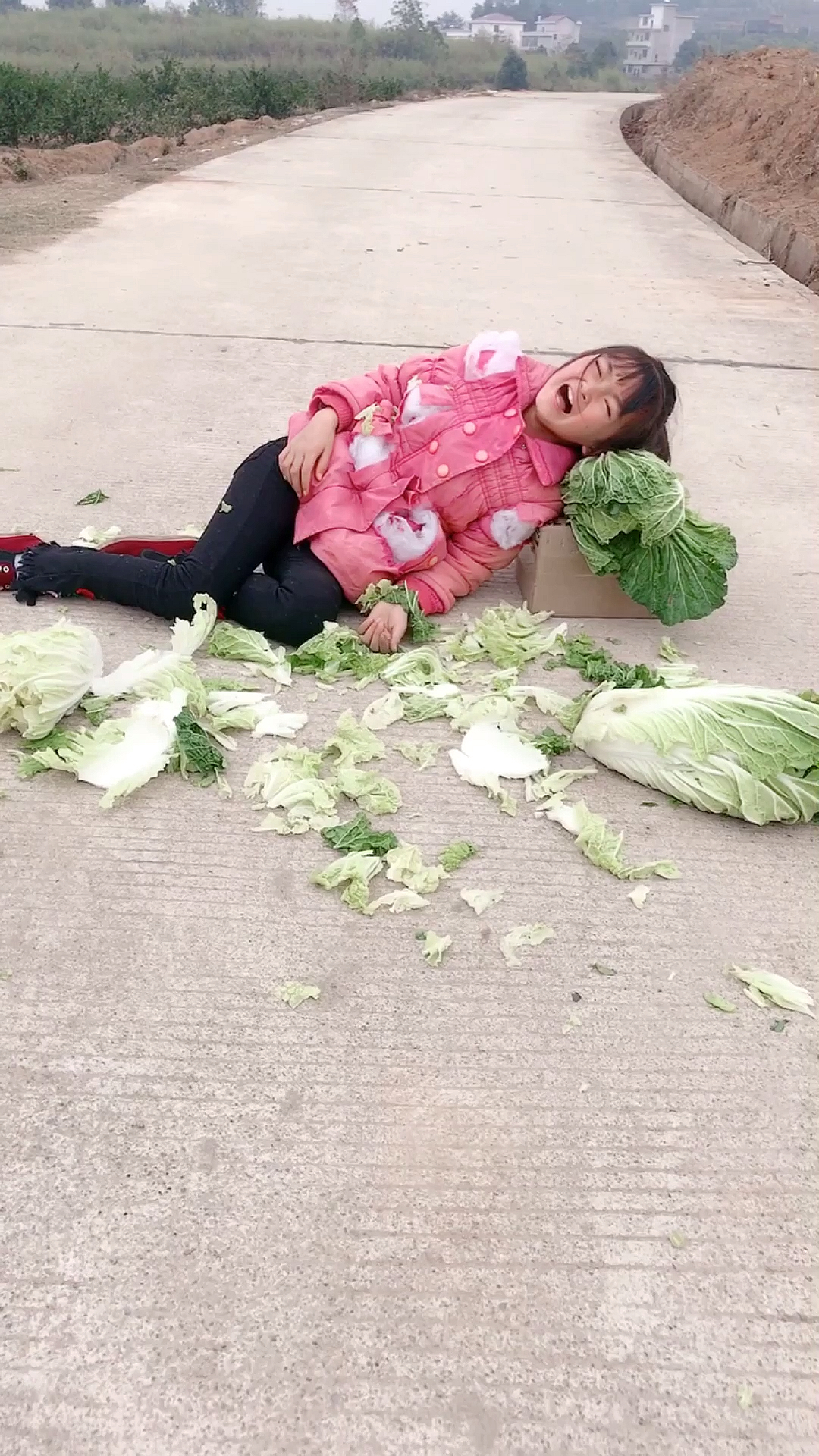 #全民正能量#卖白菜的小女孩,结局感动所有人,第一集