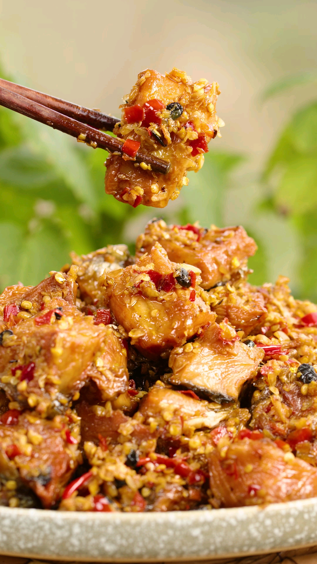 #美食#秋冬季节最适合吃鱼,酒糟鱼香辣开胃,下饭当零食都好吃