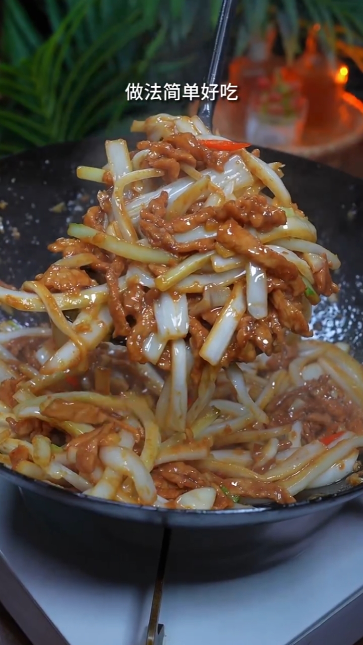 白菜哏炒肉,做法简单超级好吃