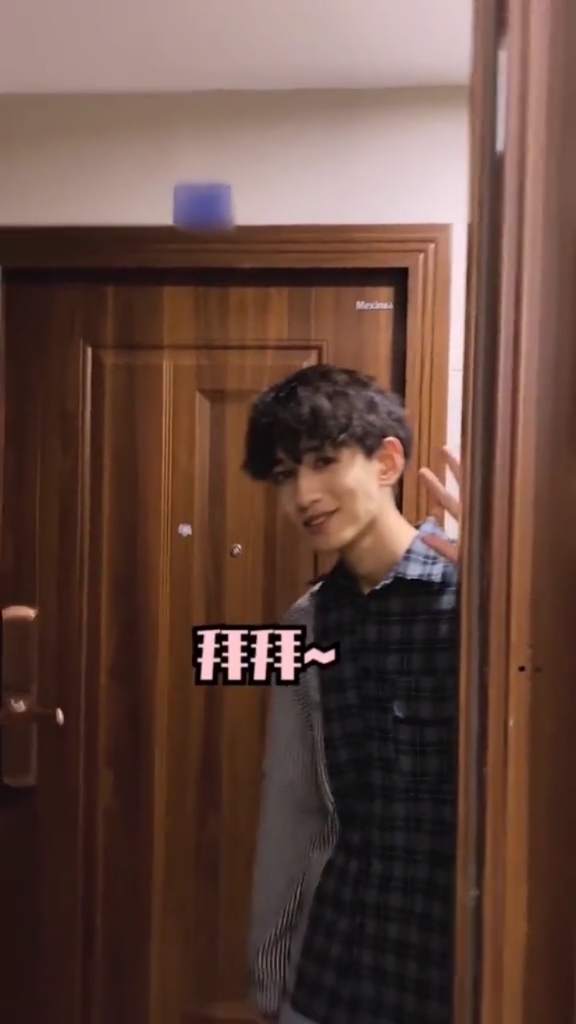 #爱的魔力转圈圈#明明是三分糖的奶茶,喝起来却比全糖还甜。怎么回事!