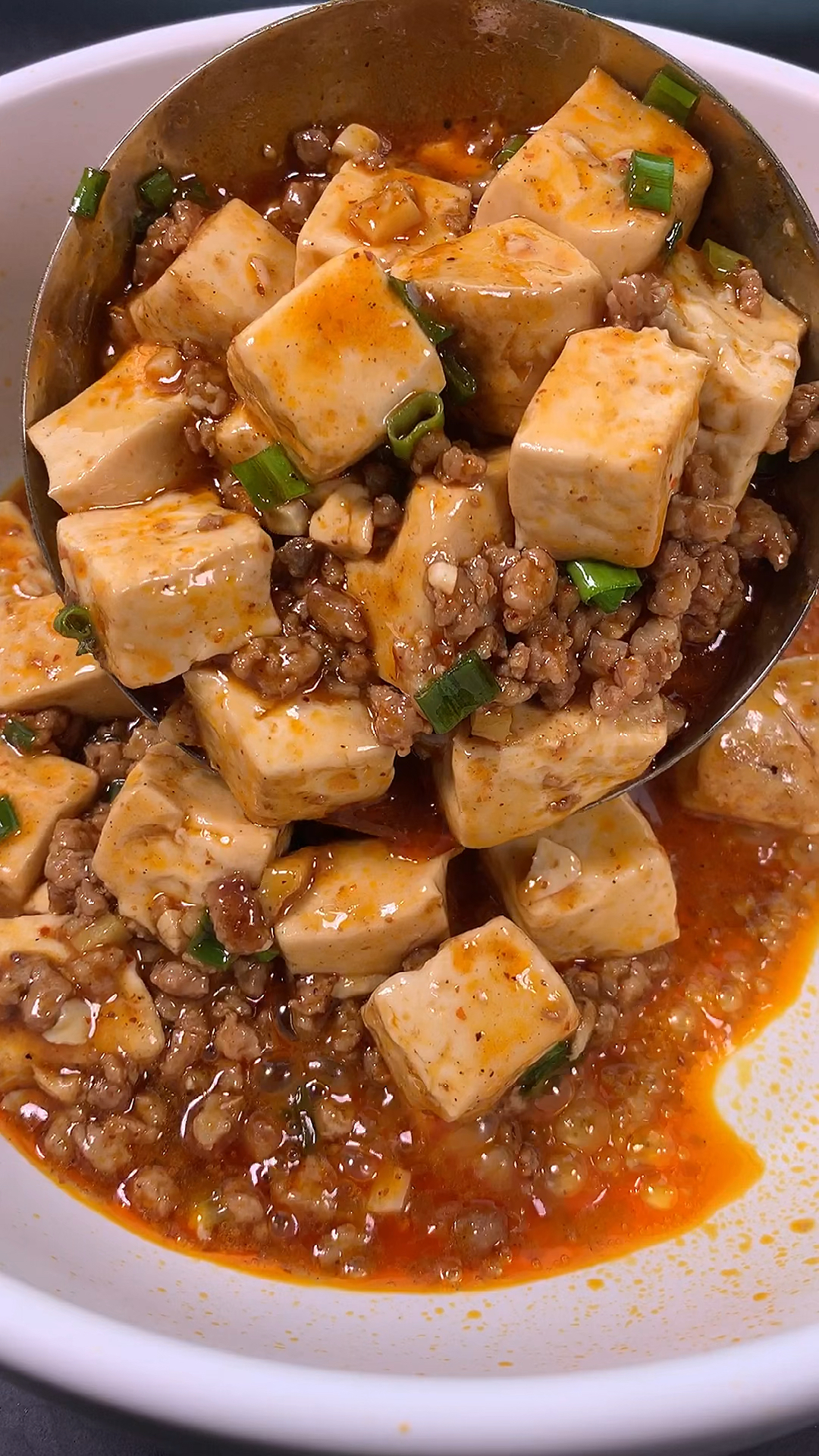 豆腐最好吃的做法要属麻婆豆腐了,教你在家做,简单方便又好吃~