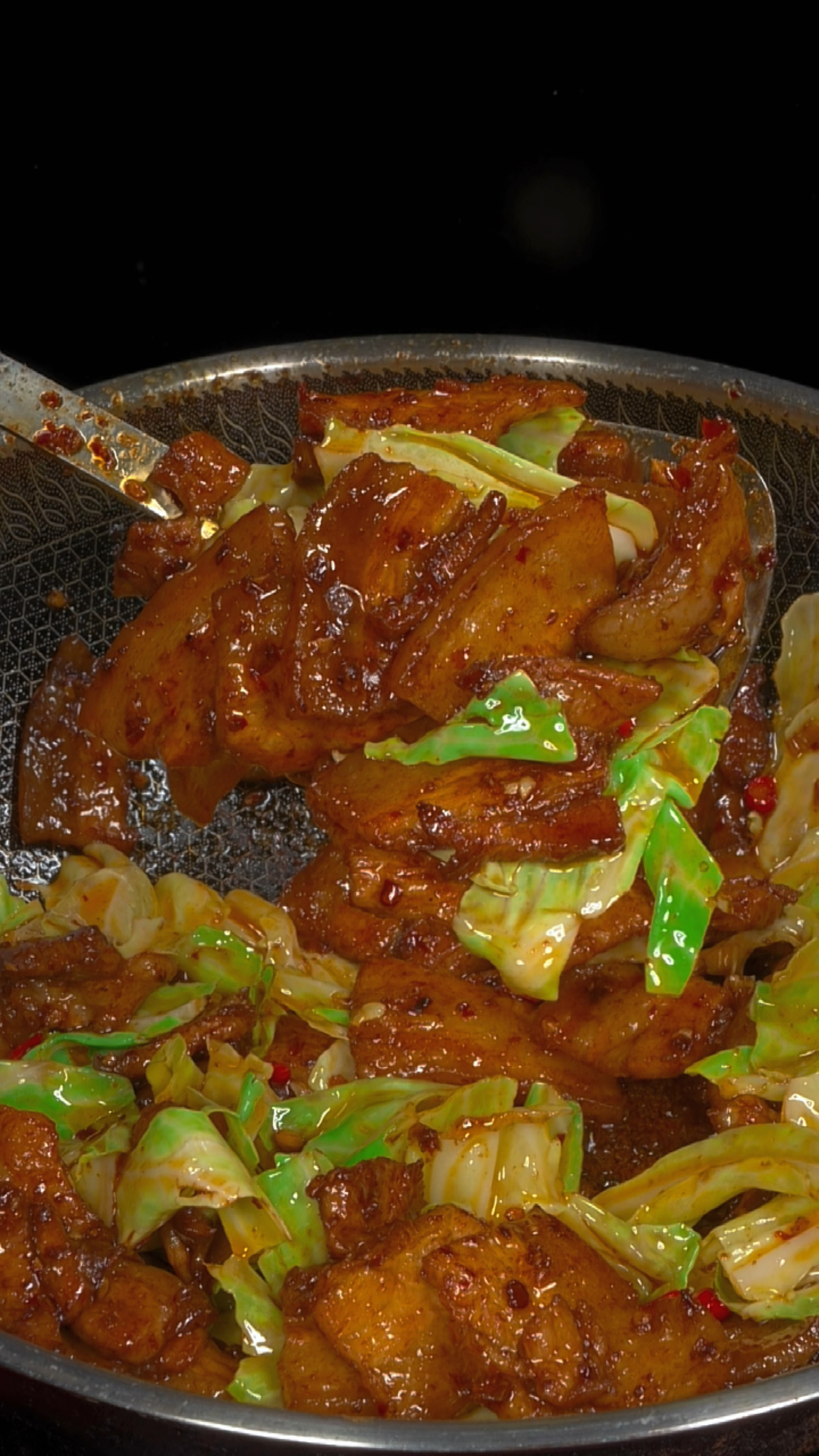 比饭店还好吃的莲花白回锅肉您也可以试试