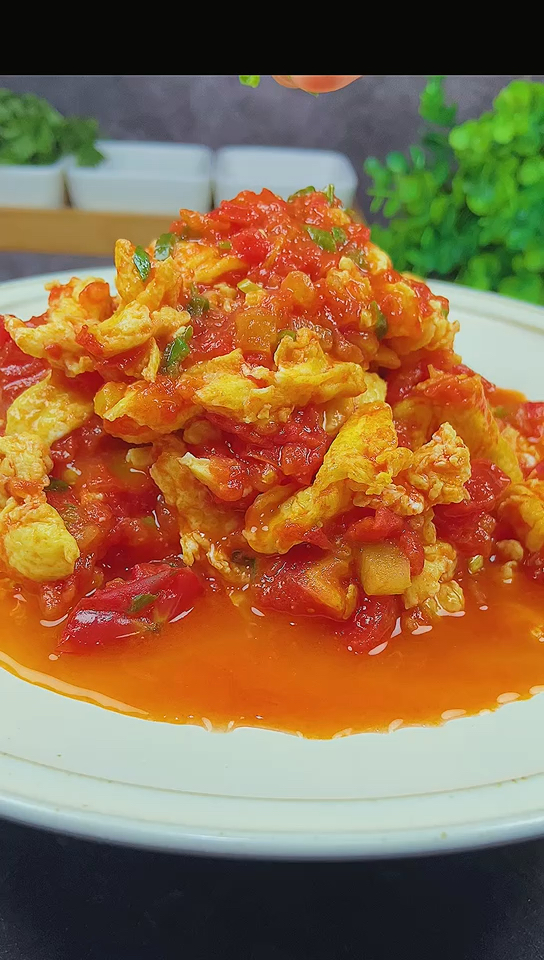 #在家做个拿手菜#西红柿炒鸡蛋特别家常的一道菜,其实做法很简单这样做出来比饭店好吃