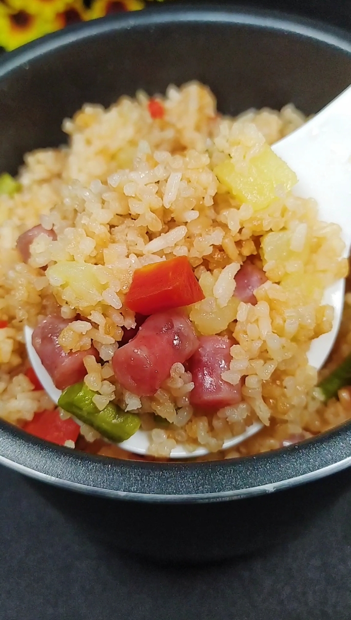 #电饭锅焖饭#不想做饭的,一定要试试这个电饭锅焖饭菜饭一锅出,简单又好吃